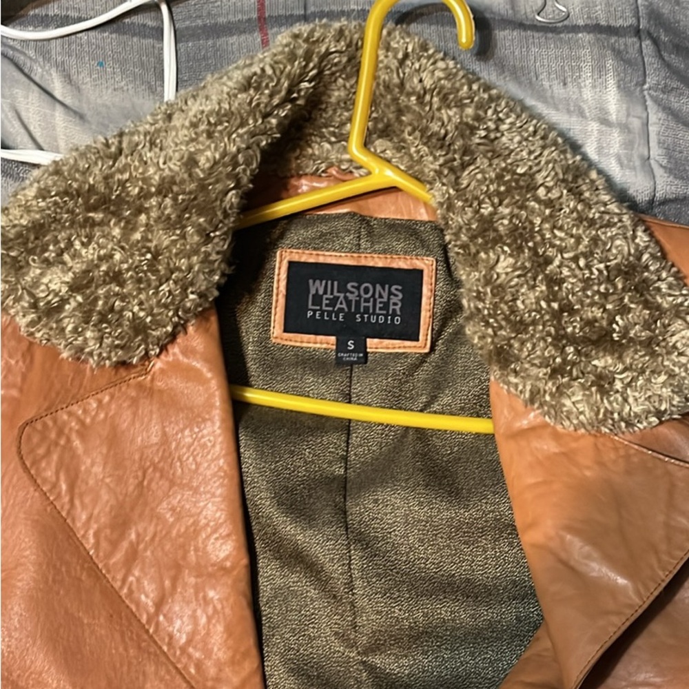 wilsons leather pelle studio trench coat. brownish/orange